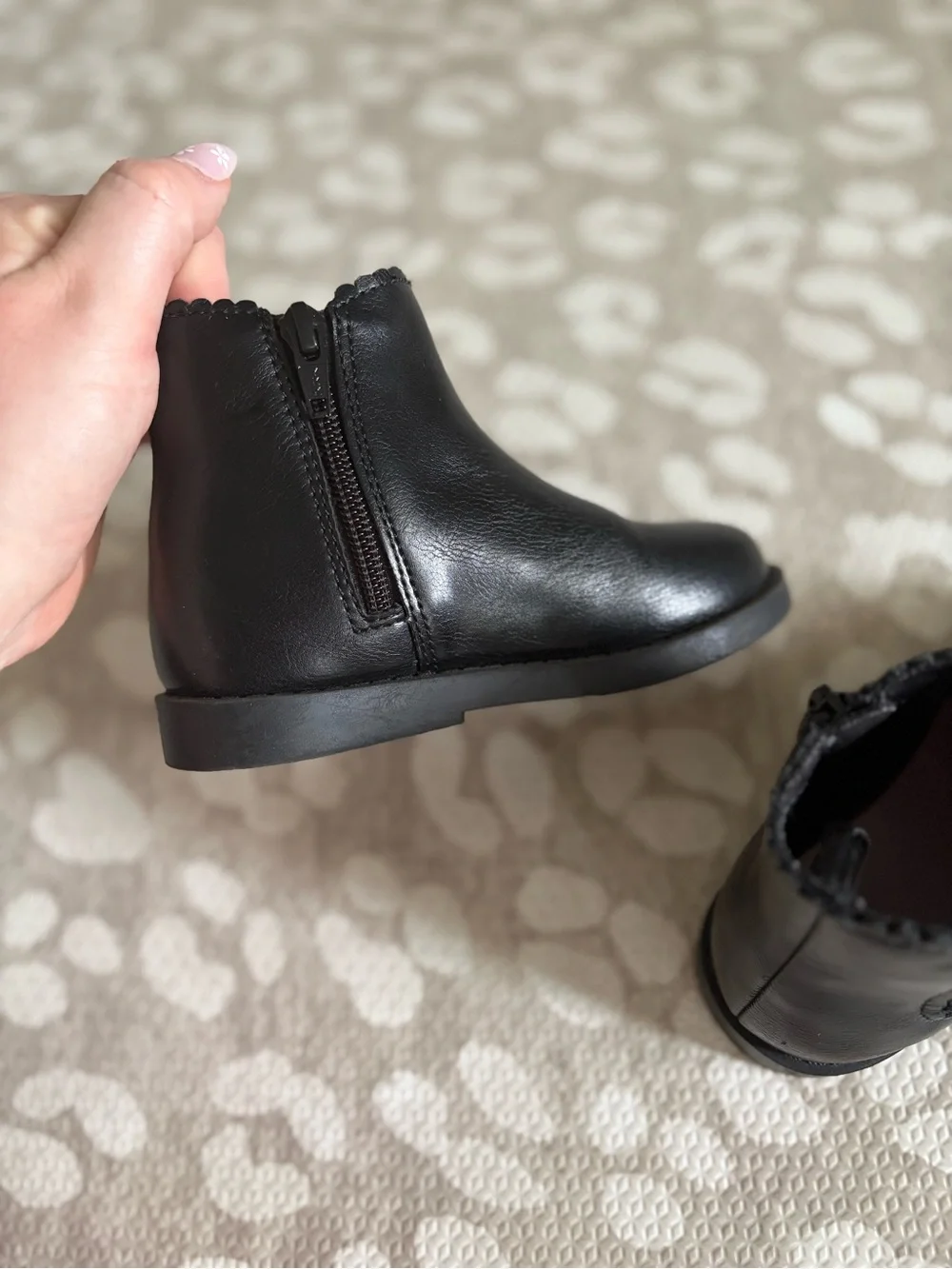 Old Navy toddler 9 booties